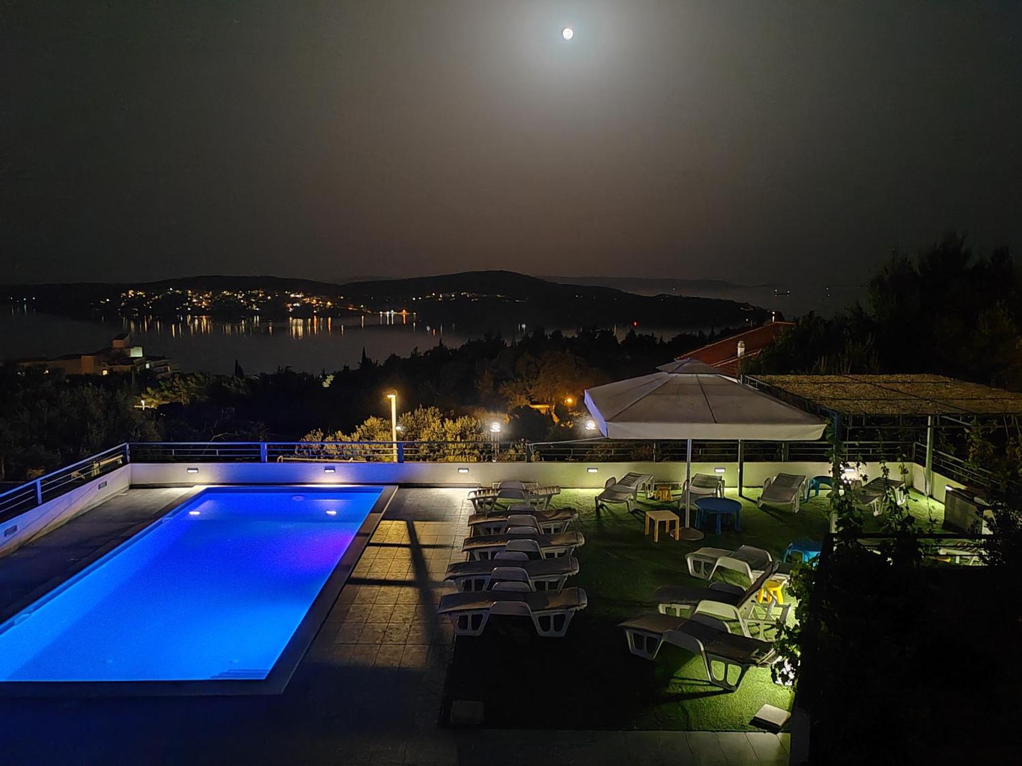 Villa Confido Luxury Apartment 01 Donji Seget Oda fotoğraf